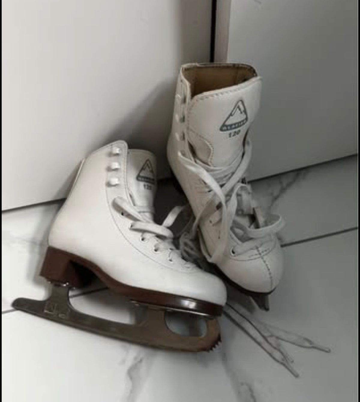 Jackson Glacier 120 Figure Skates - size 13, Shoes 13 (Kids:4-8yr)