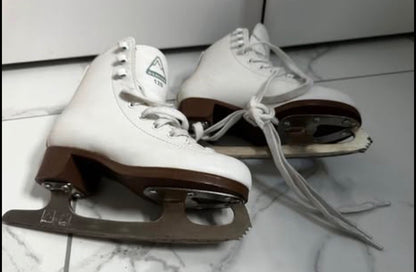 Jackson Glacier 120 Figure Skates - size 13, Shoes 13 (Kids:4-8yr)