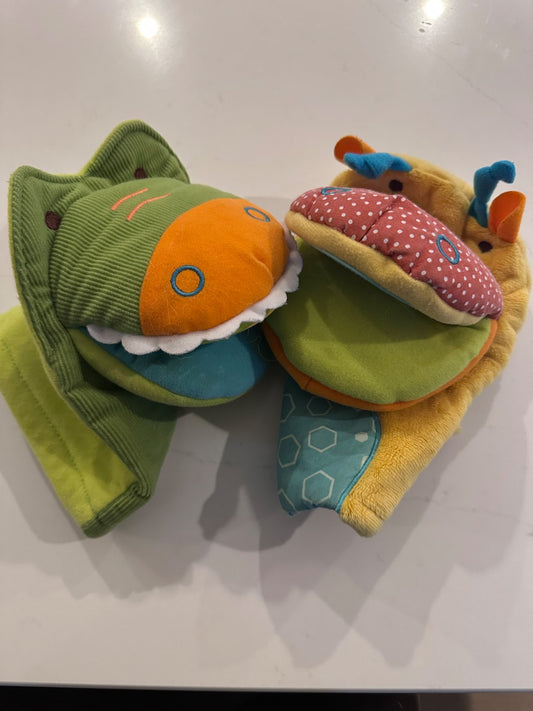 Puppets skip hop