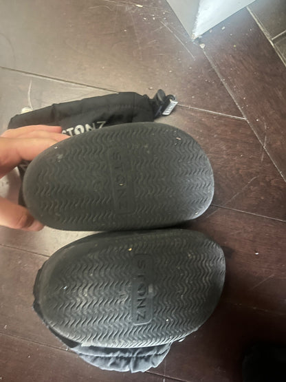 Stonz large size booties, Shoes 7 (Walkers:12-24 mth)