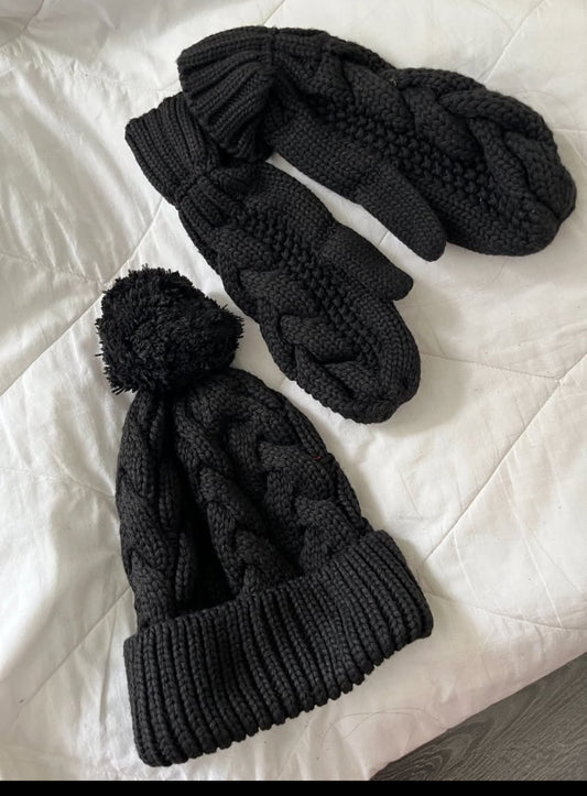 NEW Black knitted hat and mitten gloves set