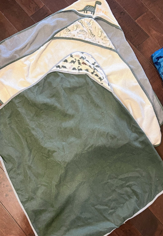 Dinosaur hooded towels for baby
