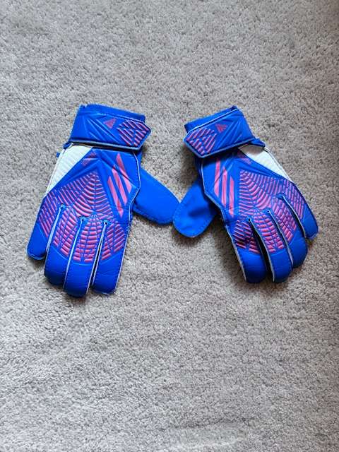 Addidas Predator Soccer Goalkeeper Gloves, Small