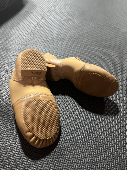 Jazz Shoes - slip on Youth size 1, Shoes 1 (Kids:4-8yr)