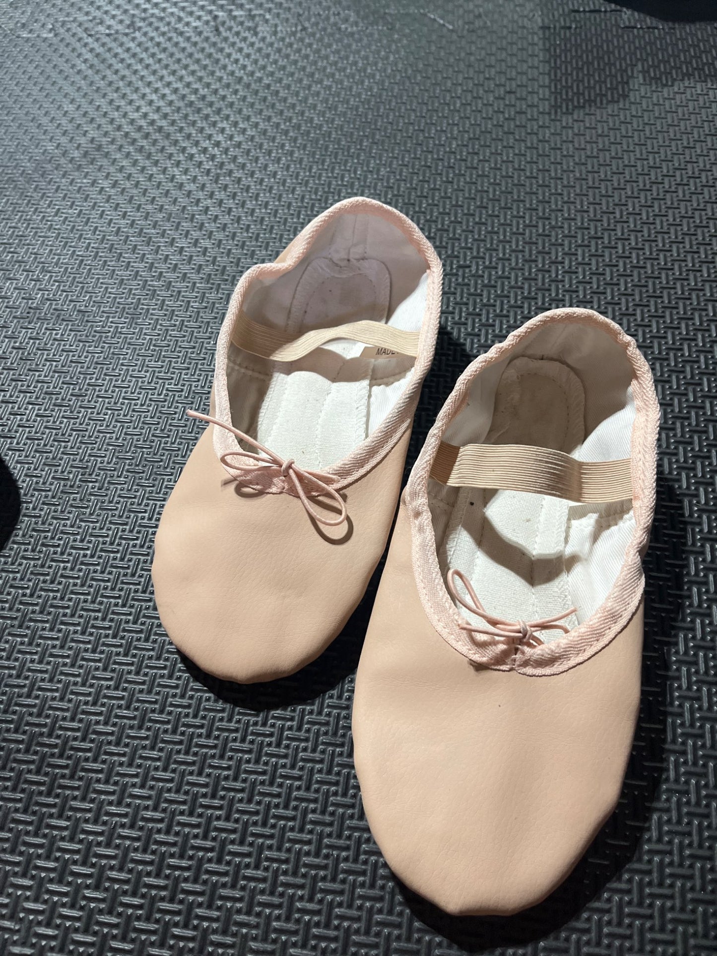 Ballet Slippers - Youth Size 2, Shoes 2 (Kids:4-8yr)