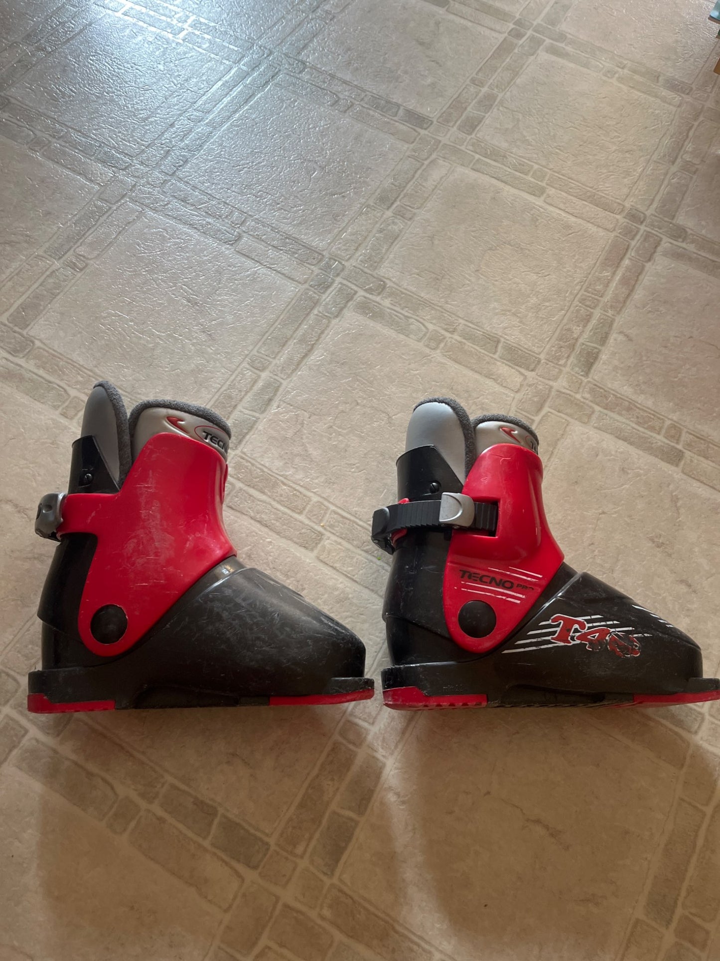 Techno Pro Kids Ski boots