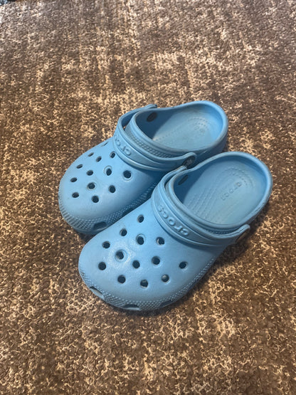 Crocs - Youth size 12, Shoes 12 (Toddler:2-4yr)