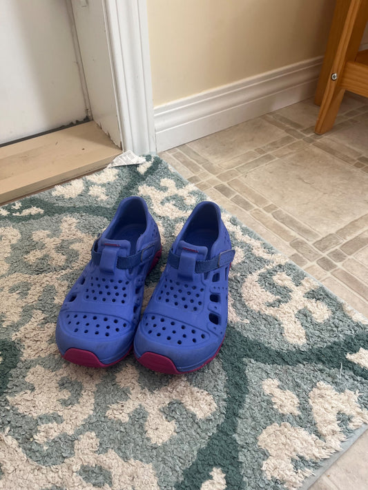 Merrell water shoes - children’s size 12, Shoes 12 (Toddler:2-4yr)