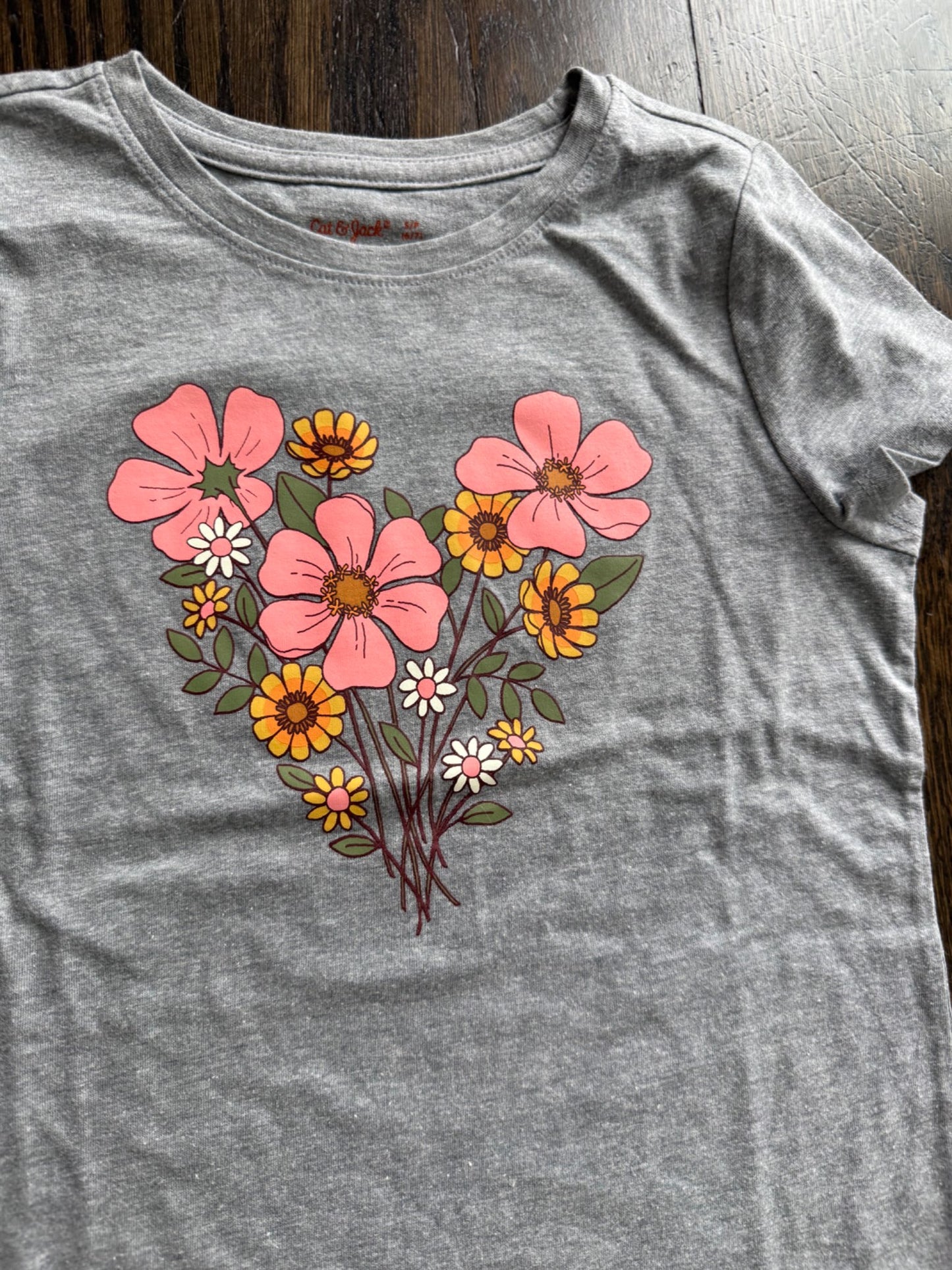 Girls t-shirts - size 6, Kids 6/6X