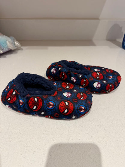 Spider-Man slippers - size 10/11, Shoes 10 (Toddler:2-4yr)