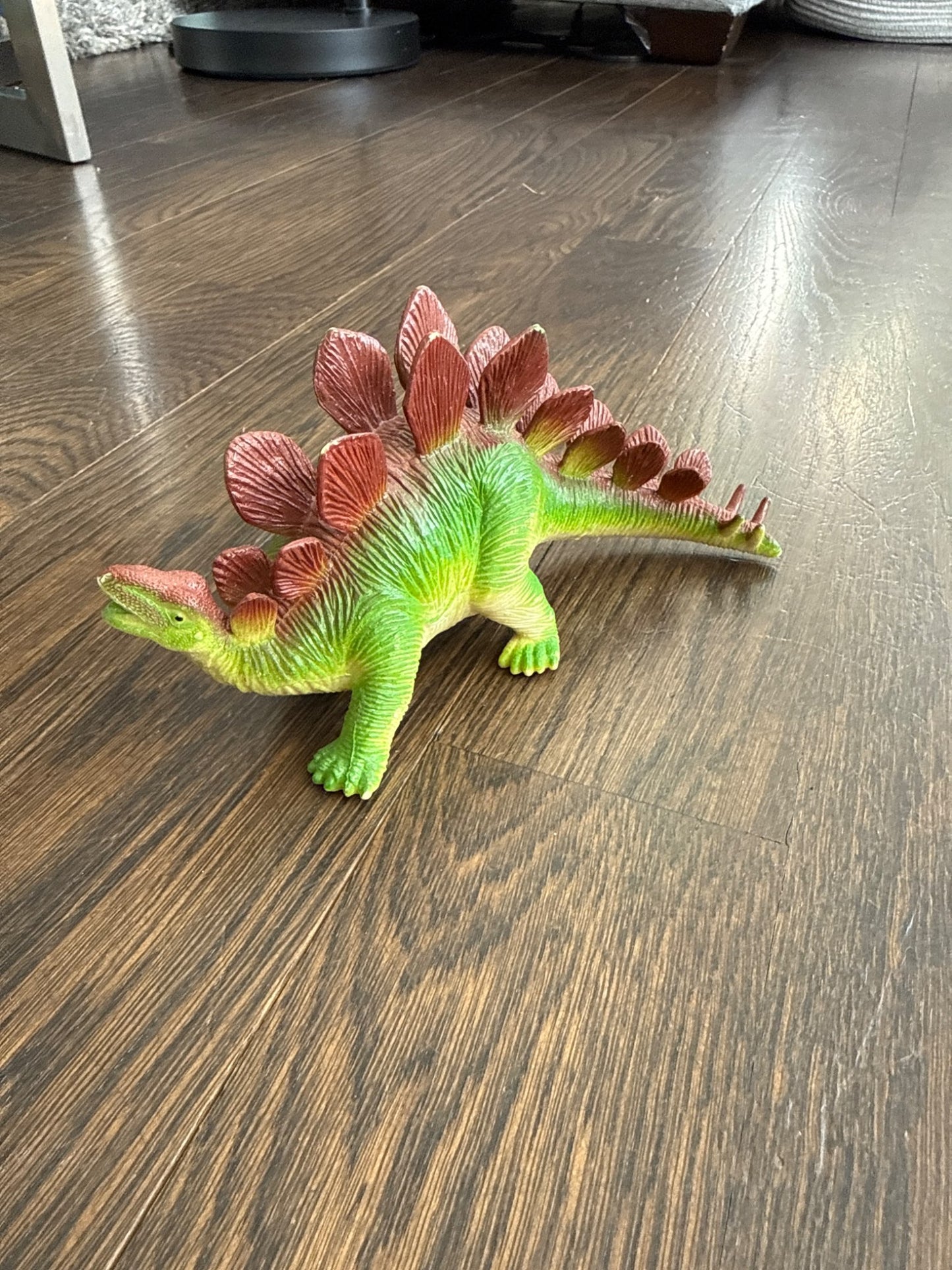 Bundle of med-size dinosaurs