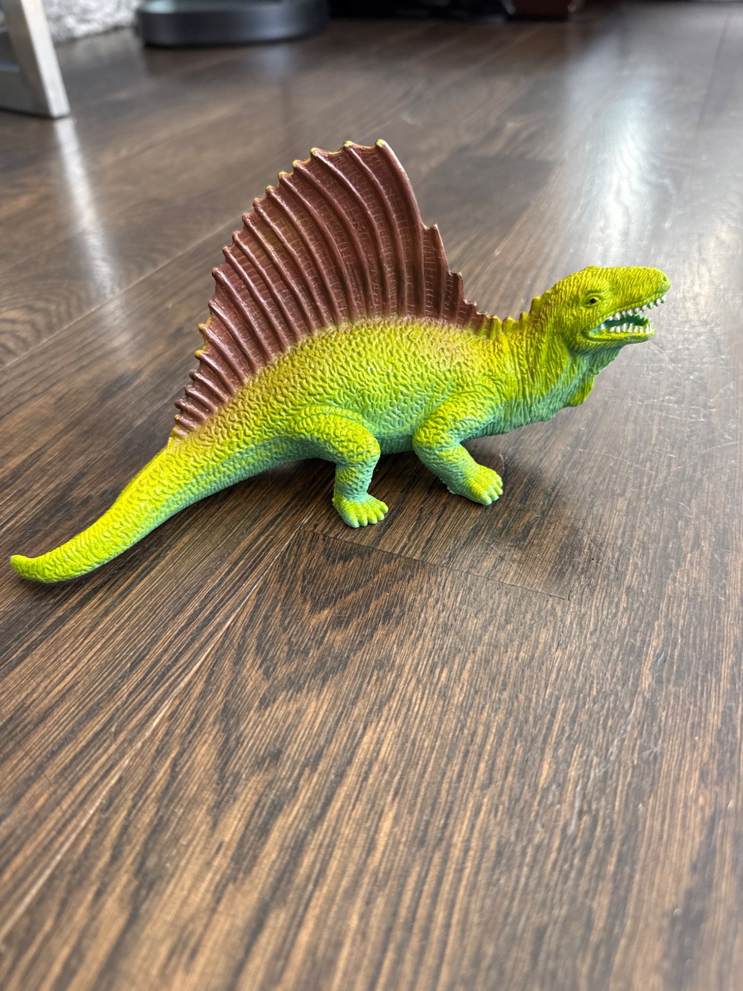 Bundle of med-size dinosaurs