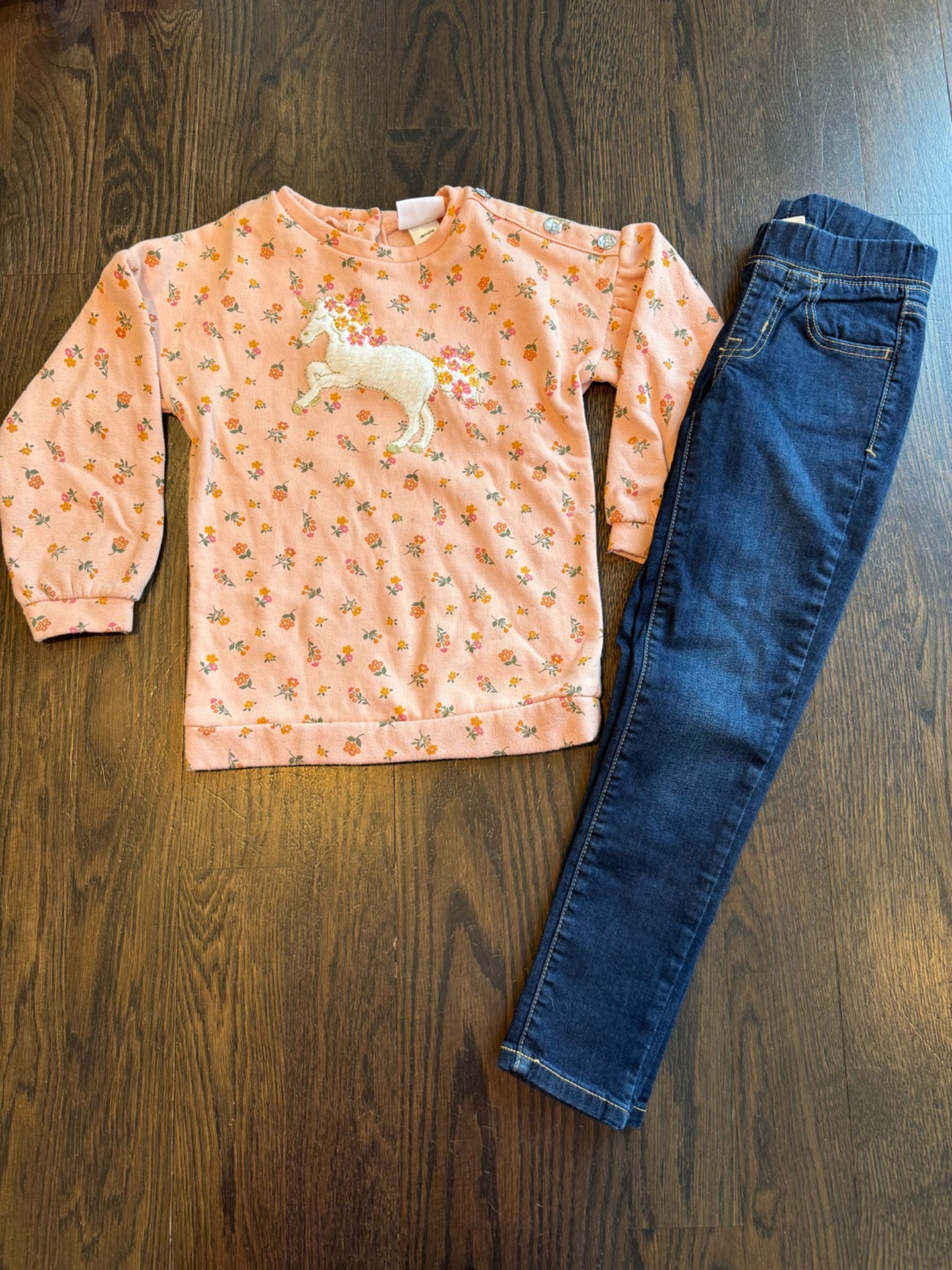 Girls jeans and sweatshirt - size 6 like new (set 2 of 2), Kids 6/6X