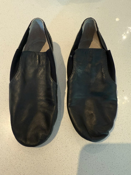 Black Bloch jazz shoes size 12.5 EUC (Retail $67), Shoes 12.5 (Kids:4-8yr)