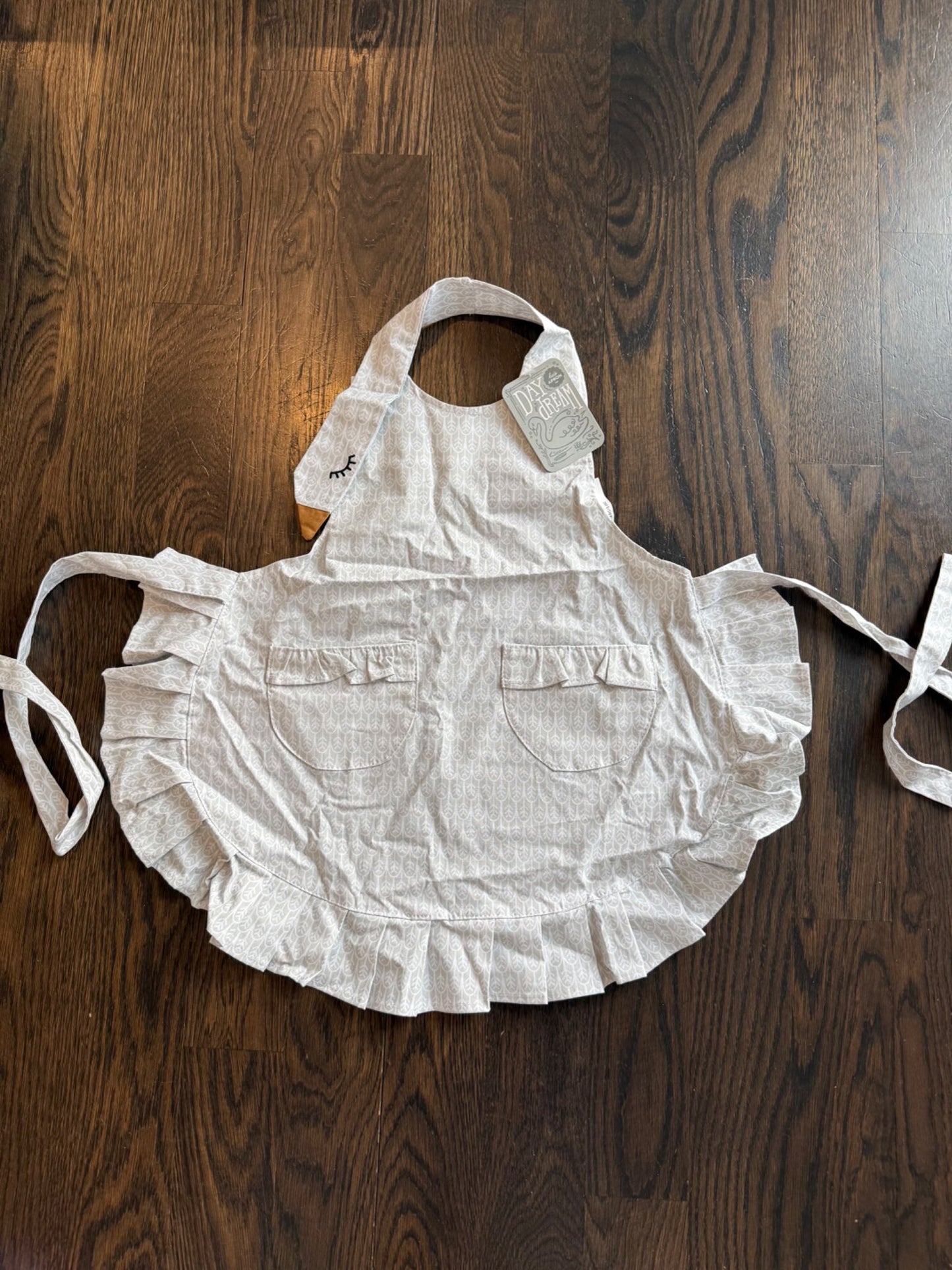 Kids Swan Apron - so cute! Brand new. Ages 3-7+
