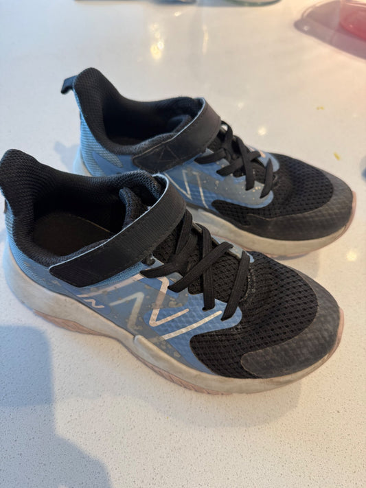 New Balance runners - size 1 , Shoes 1 (Kids:4-8yr)