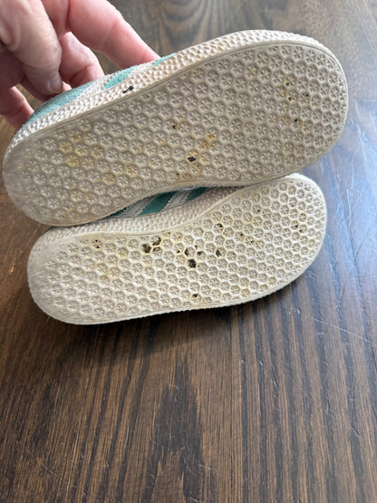 Adidas Sneakers - size 10 toddler (1 of 2 listings) , Shoes 11 (Toddler:2-4yr)
