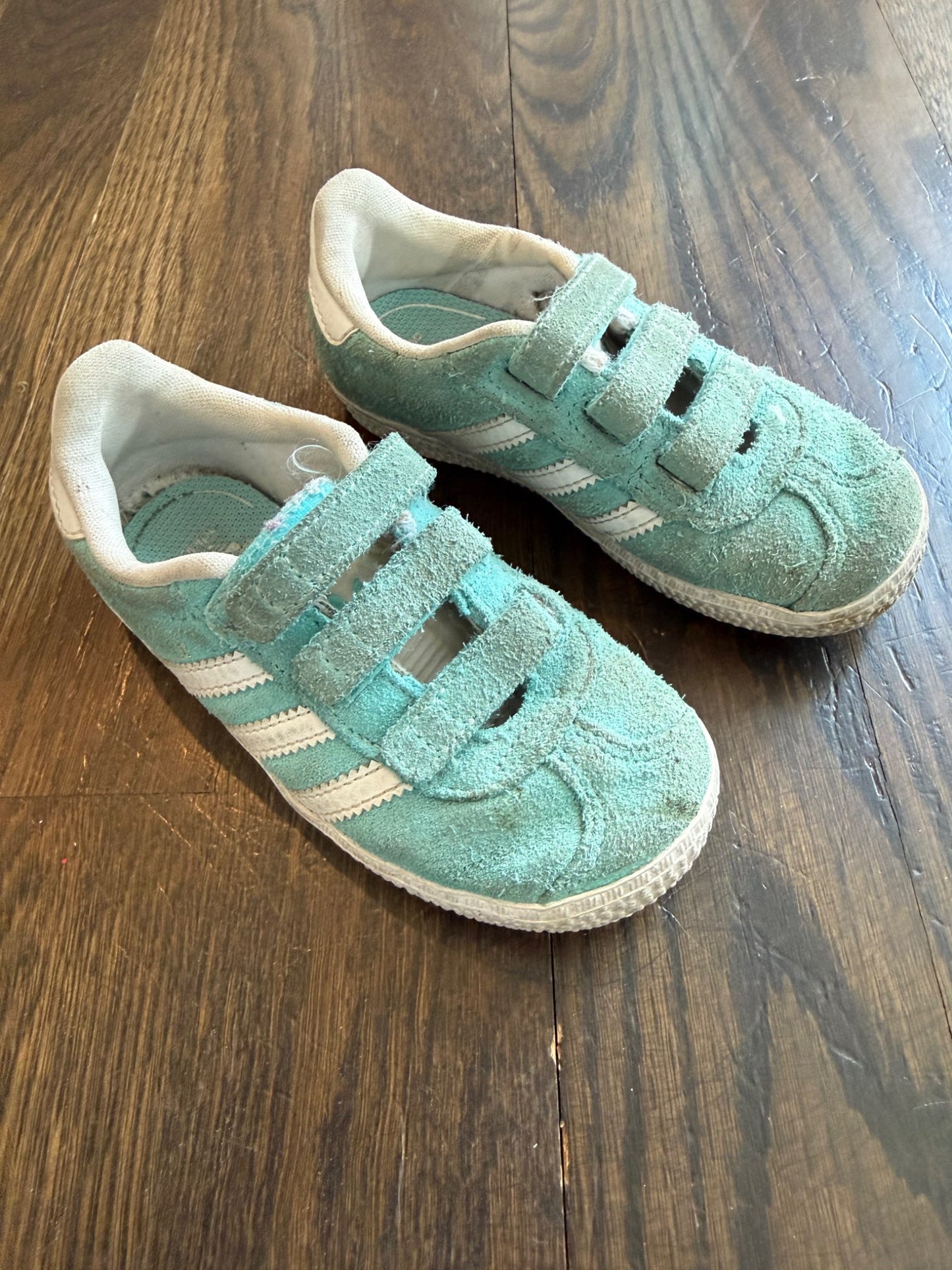 Adidas sneakers - size 10 toddler (2 of 2 listings), Shoes 10 (Toddler:2-4yr)