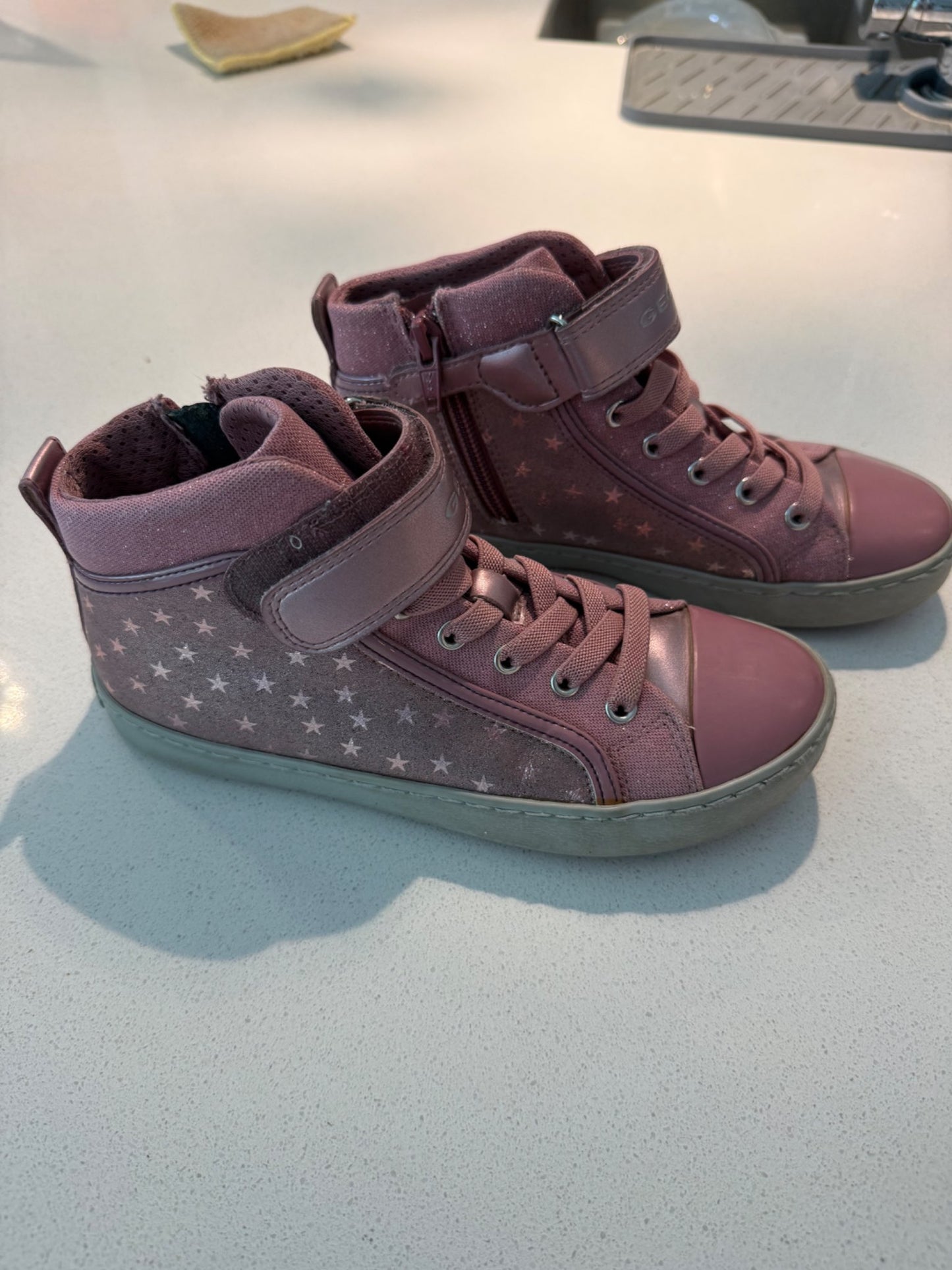 Geox girls shoes - size 2, Shoes 2 (Kids:4-8yr)