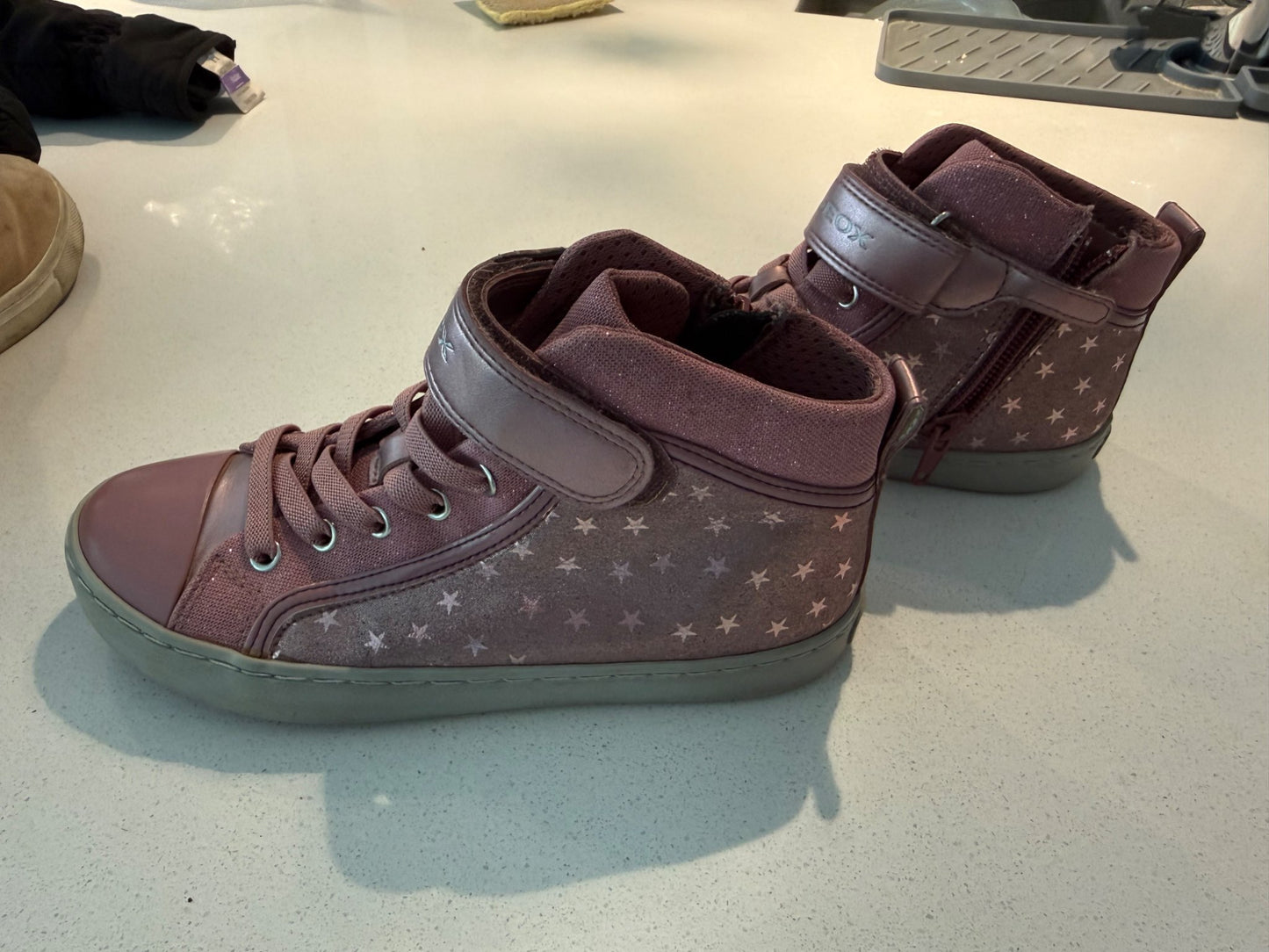 Geox girls shoes - size 2, Shoes 2 (Kids:4-8yr)