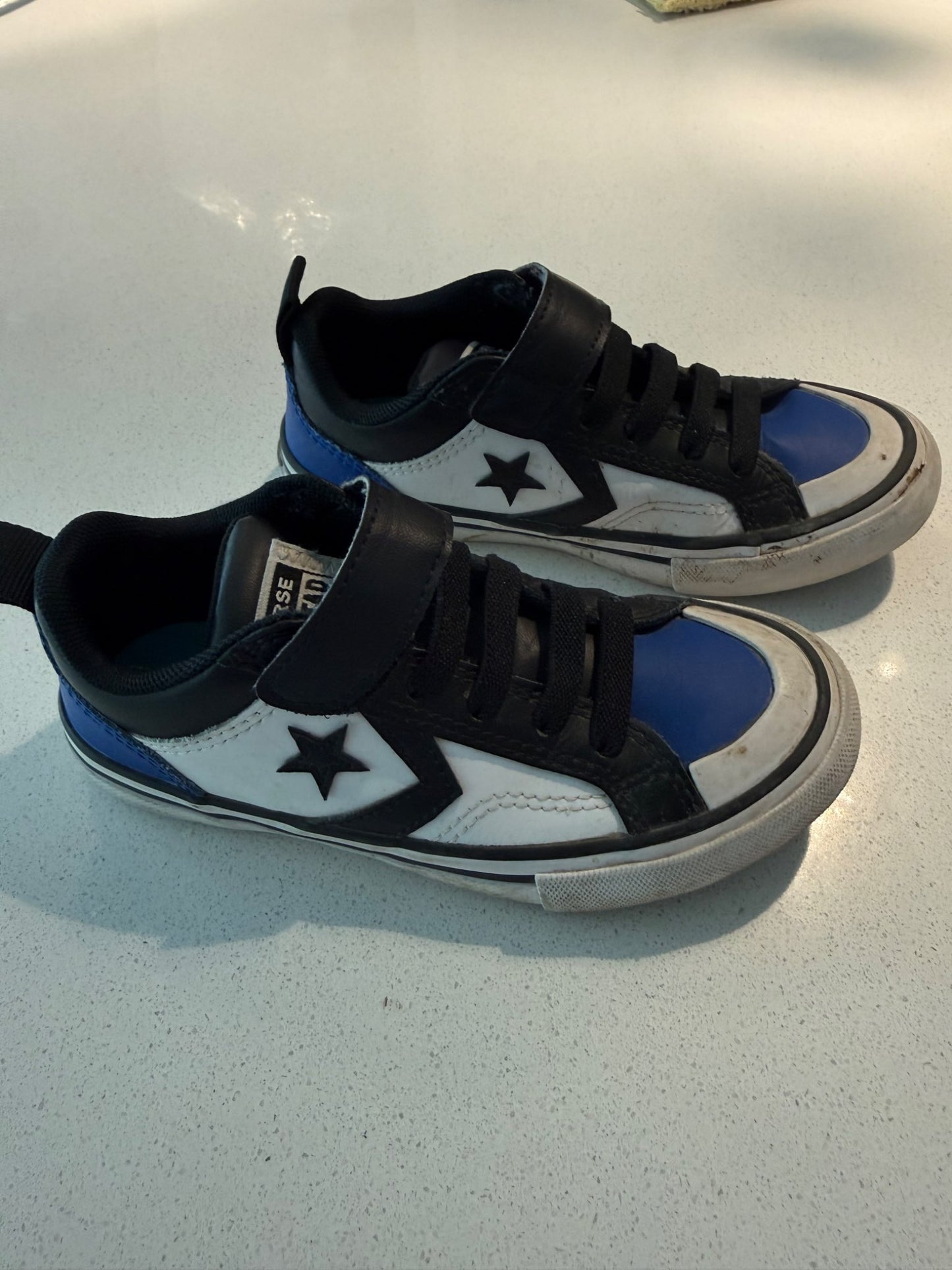 Converse size 11 , Shoes 11 (Toddler:2-4yr)
