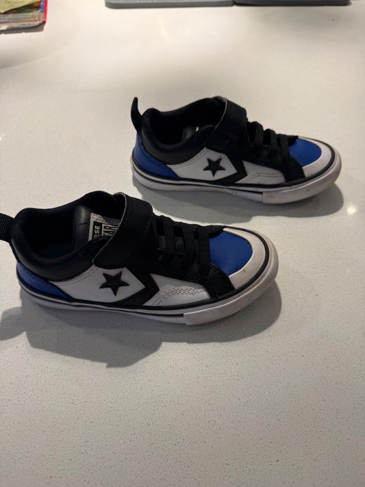 Converse size 11 , Shoes 11 (Toddler:2-4yr)