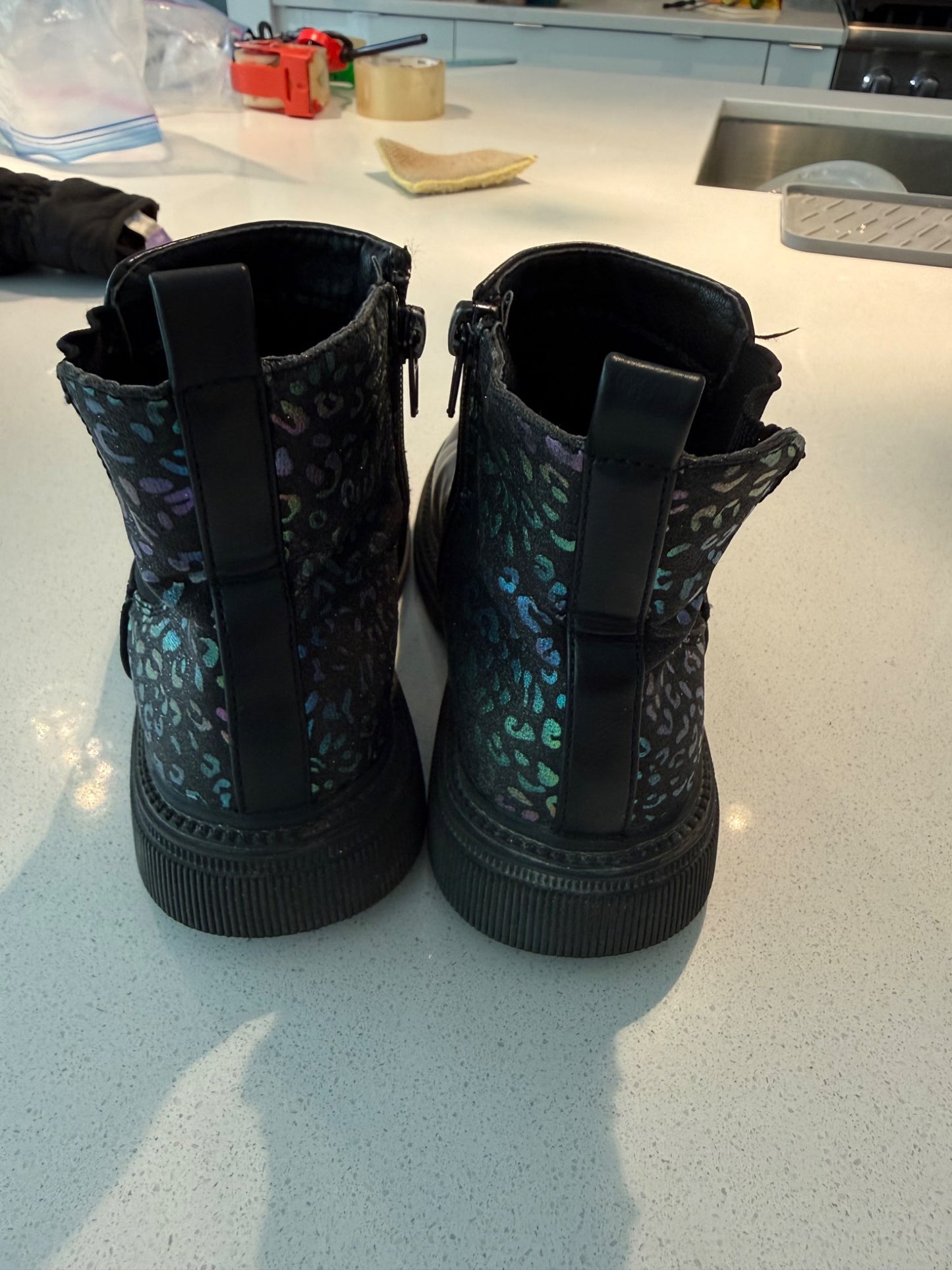Girls black stylish boots - size 1 , Shoes 1 (Kids:4-8yr)