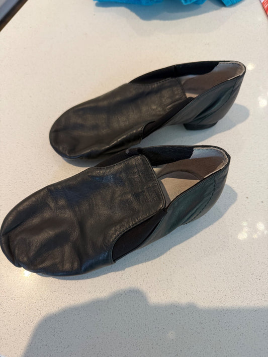 Black Bloch Jazz Shoes EUC - size 12.5 (Retails $67), Shoes 12.5 (Kids:4-8yr)