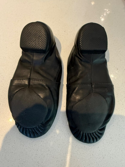 Black Bloch Jazz Shoes EUC - size 12.5 (Retails $67), Shoes 12.5 (Kids:4-8yr)