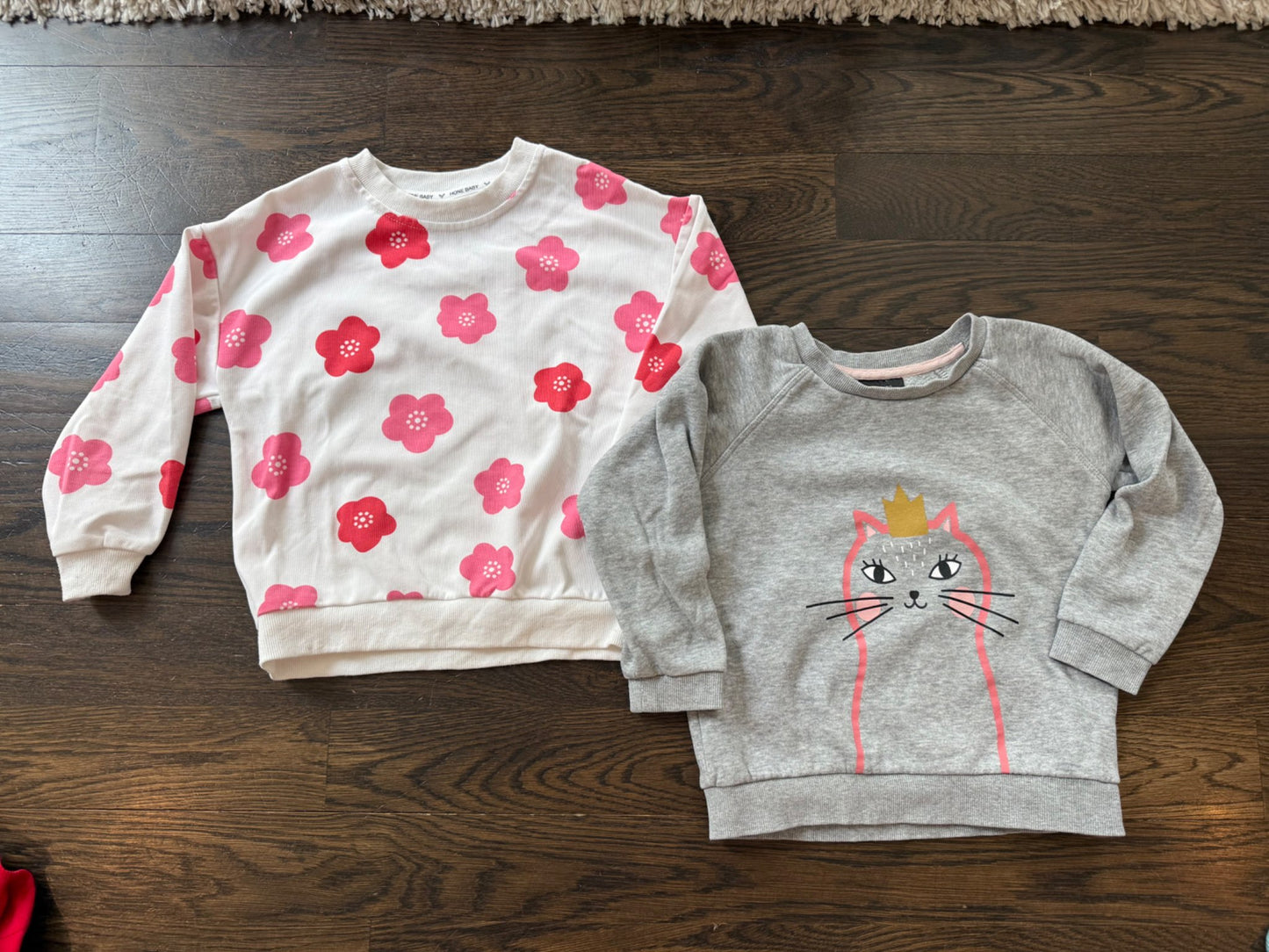 2 Super cute sweatshirts - size 5/6 - like new , Kids 5/5T