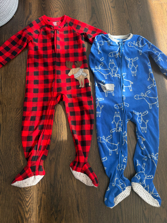 2 pairs Carters sleepers size 4 - VGUC, Kids 4/4T