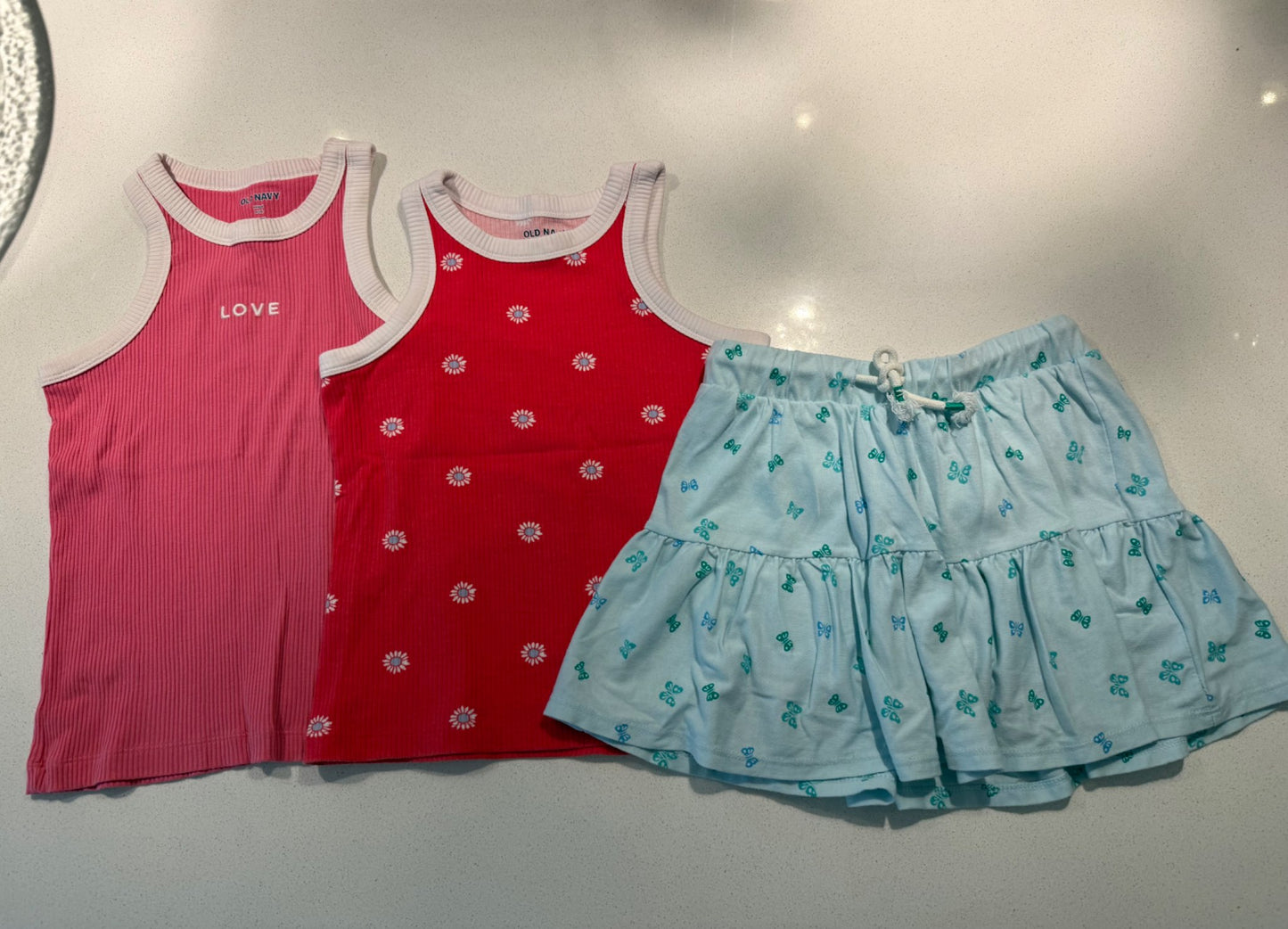 Girls tank tops and skits / size 8, Kids 8