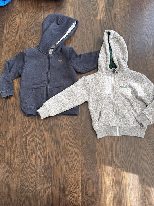 Two warm zip up fleece sweatshirts. Size 3/4. VGUC., Kids 3T