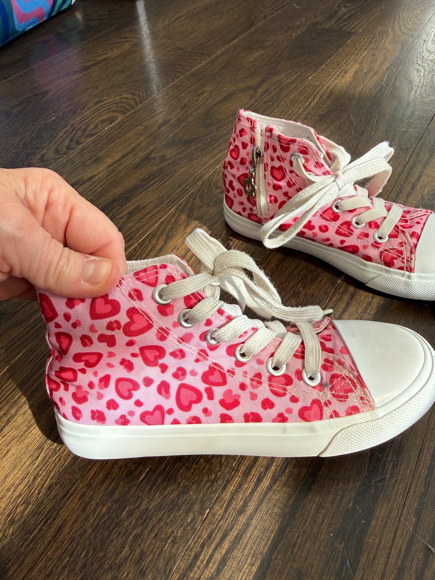 Size 13 heart ‘converse’ VGUC, Shoes 13 (Kids:4-8yr)