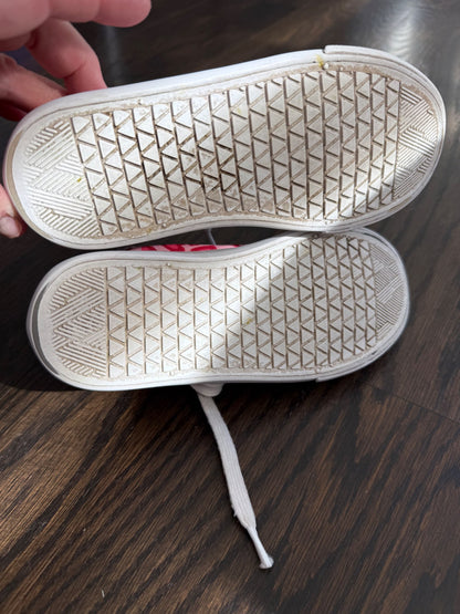 Size 13 heart ‘converse’ VGUC, Shoes 13 (Kids:4-8yr)
