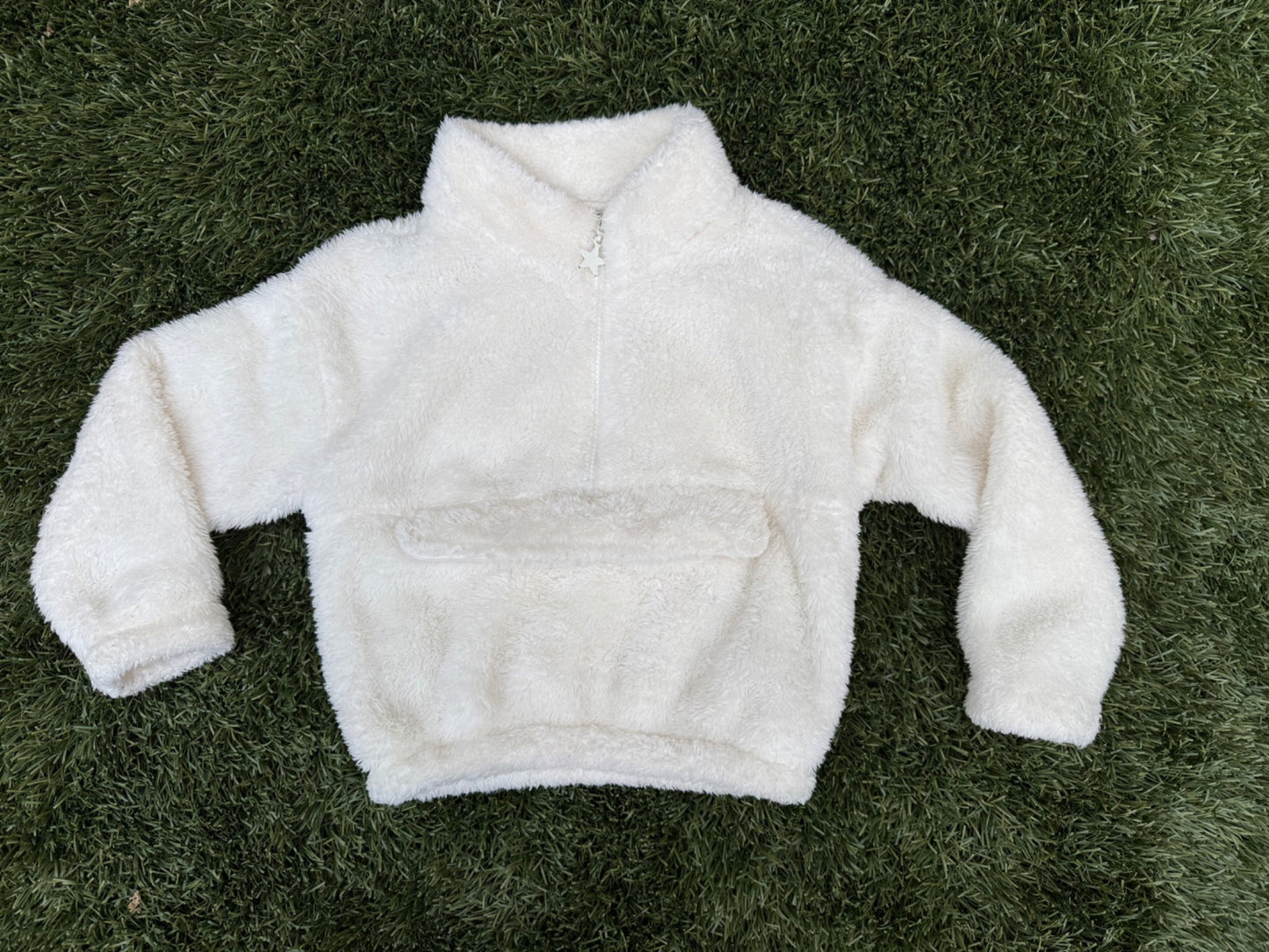 Girls size 6 pullover cream fleece. VGUC., Kids 6/6X
