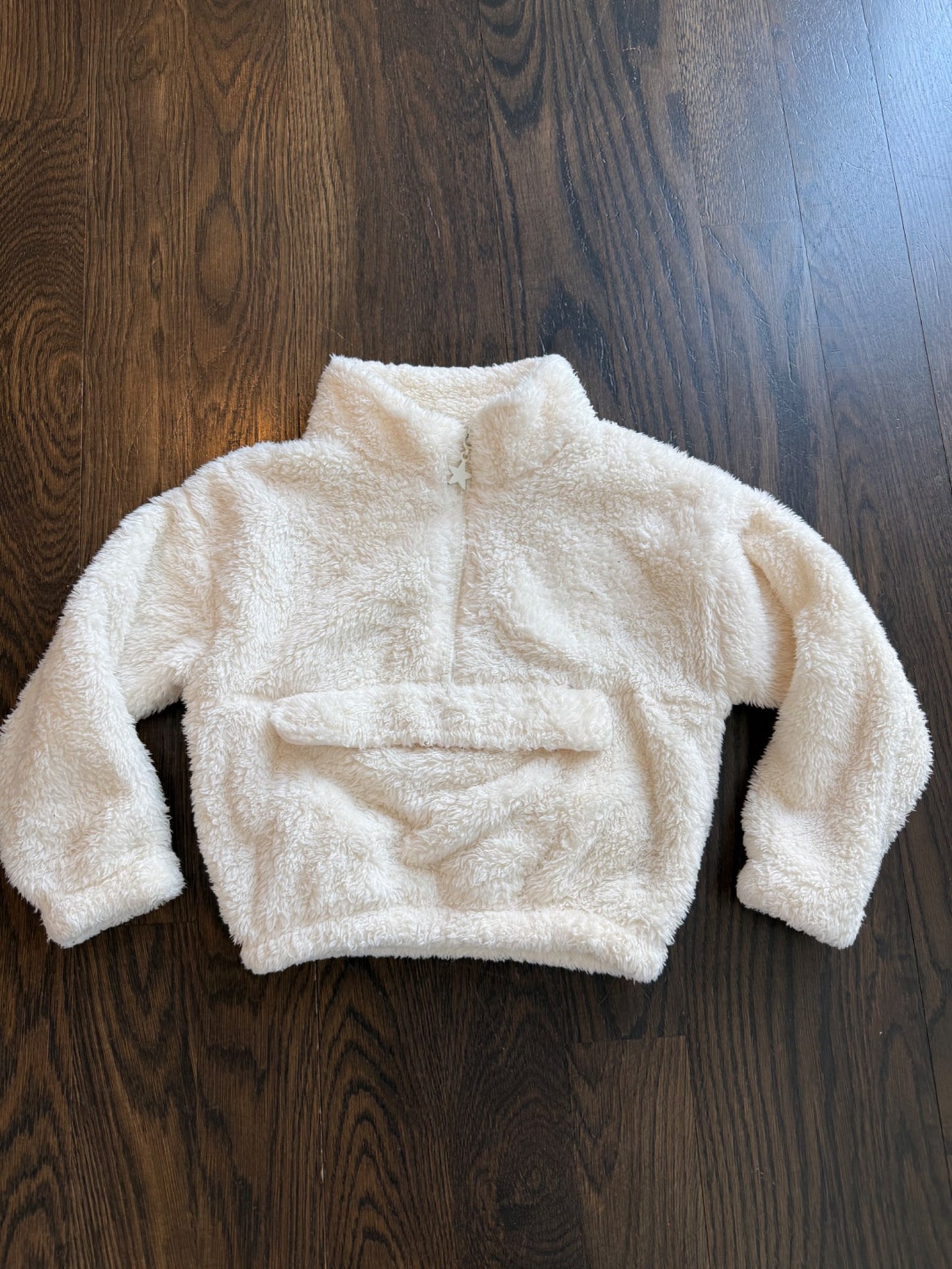 Girls size 6 pullover cream fleece. VGUC., Kids 6/6X