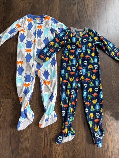Carter’s fleece footed PJ’s - size 5 - like new, Kids 5/5T