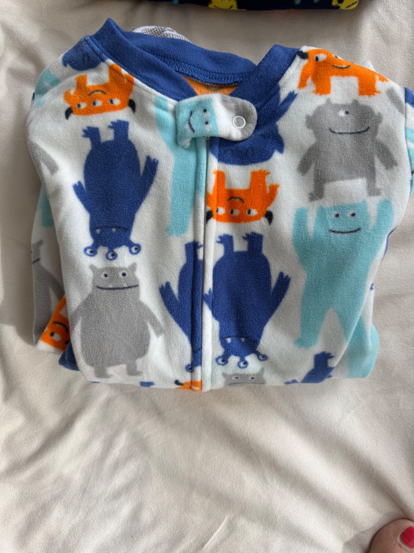 Carter’s fleece footed PJ’s - size 5 - like new, Kids 5/5T