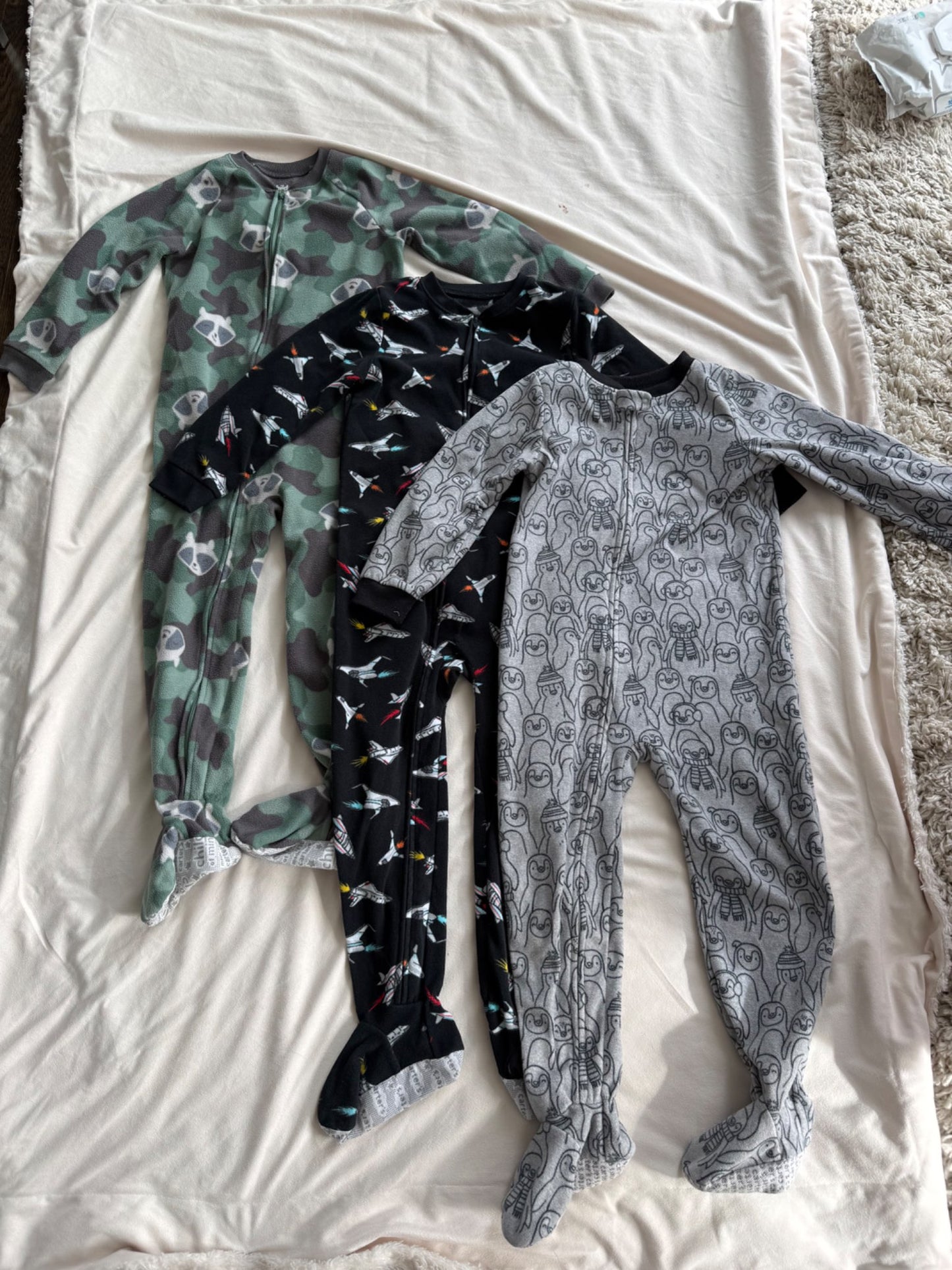 Carter’s fleece footed PJ’s - size 5 - like new , Kids 5/5T