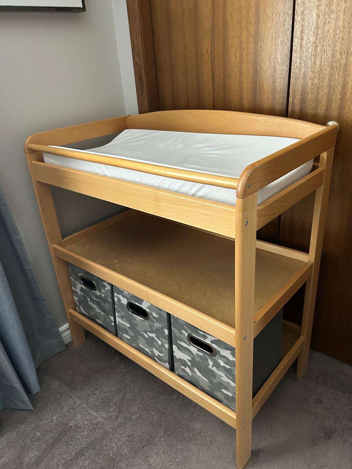Change Table and Changing Pad with Cover