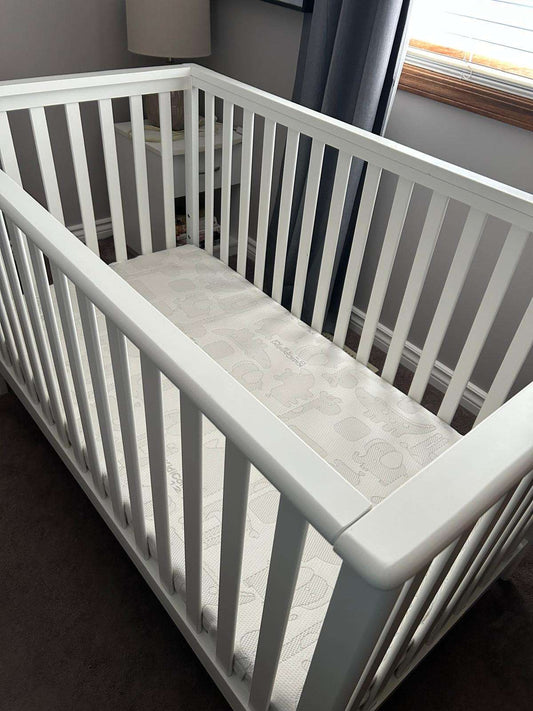 Storkcraft Hillcrest Crib and Mattress with crib skirt