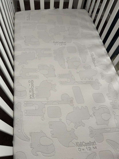 Storkcraft Hillcrest Crib and Mattress with crib skirt