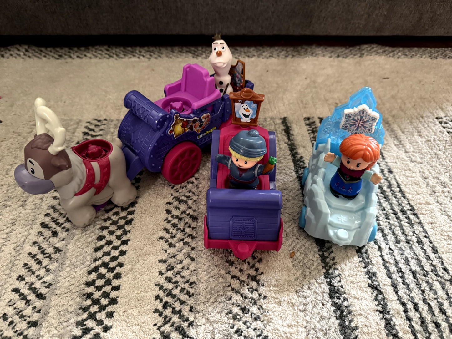Little People Disney Frozen Sleigh & Figures Bundle