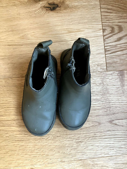 Zara Toddler Girls Stylish Chelsea Boots, Shoes 7.5 (Toddler:2-4yr)