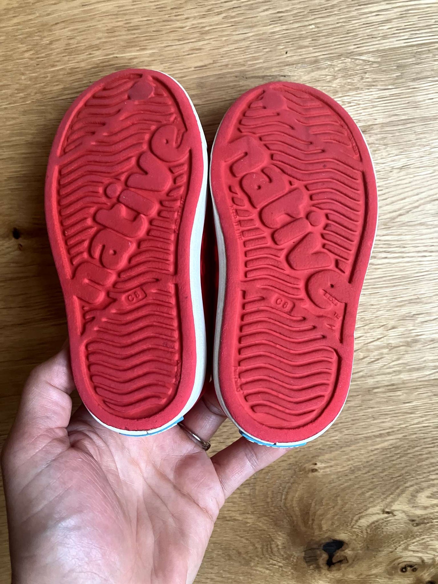 Native Shoes size C6 Red, Shoes 6 (Walkers:12-24 mth)