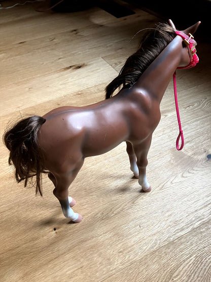 Horse with mane you can brush!