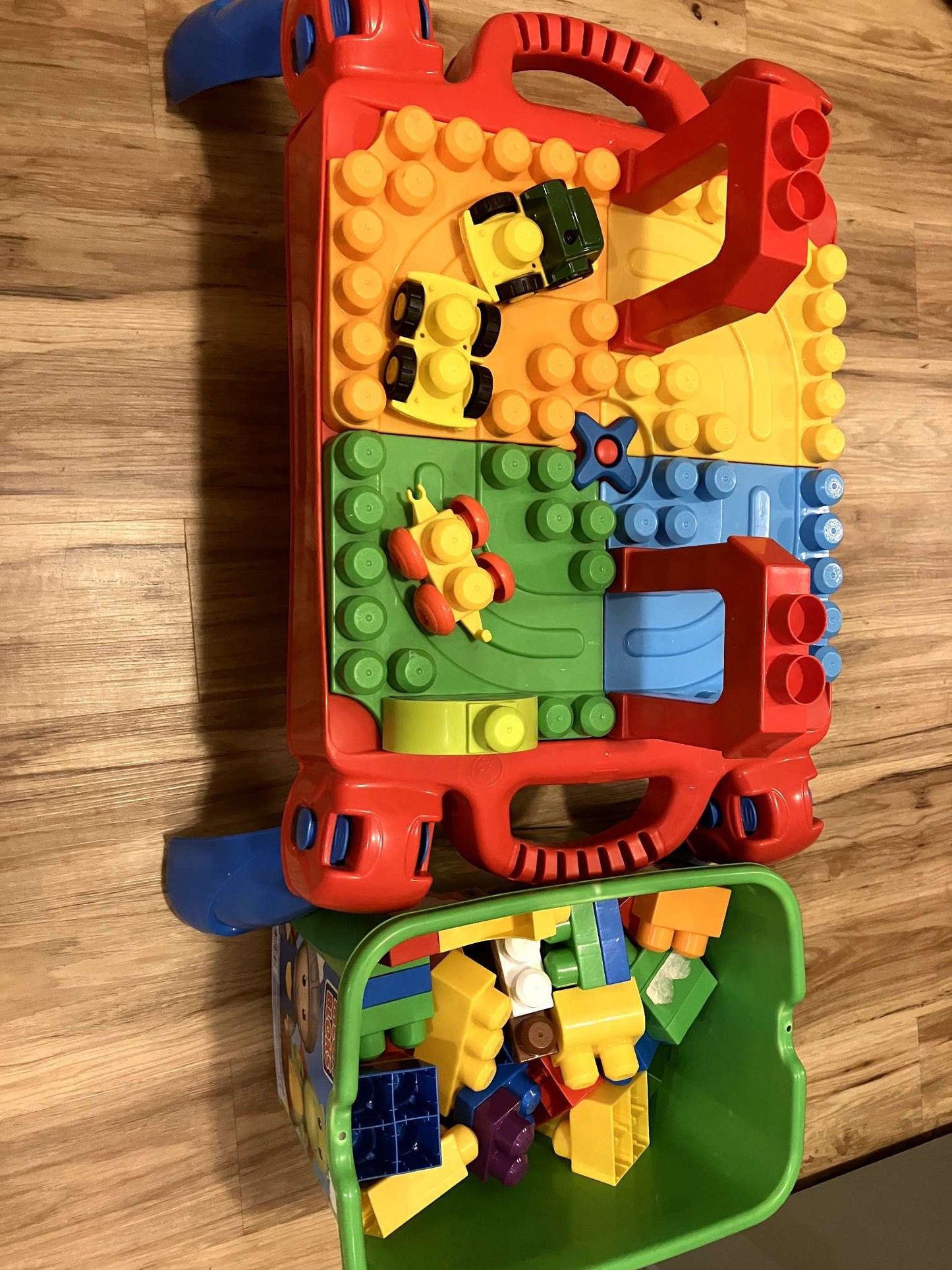 Duplo table and blocks