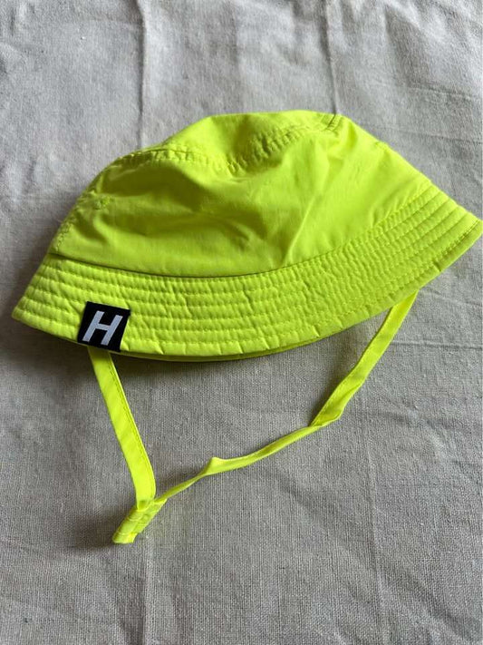 9m BNWT Hipsterkid neon yellow bucket hat with tie straps