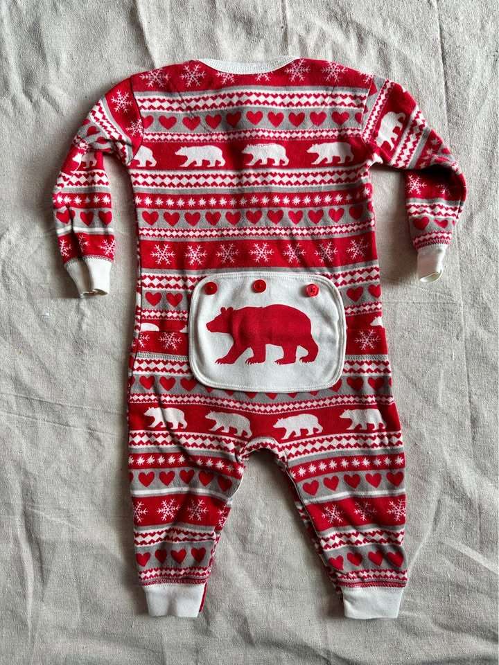 Little Blue House Polar Bear Hearts Snowflakes Pajama, Kids 12 Month (9-12M)